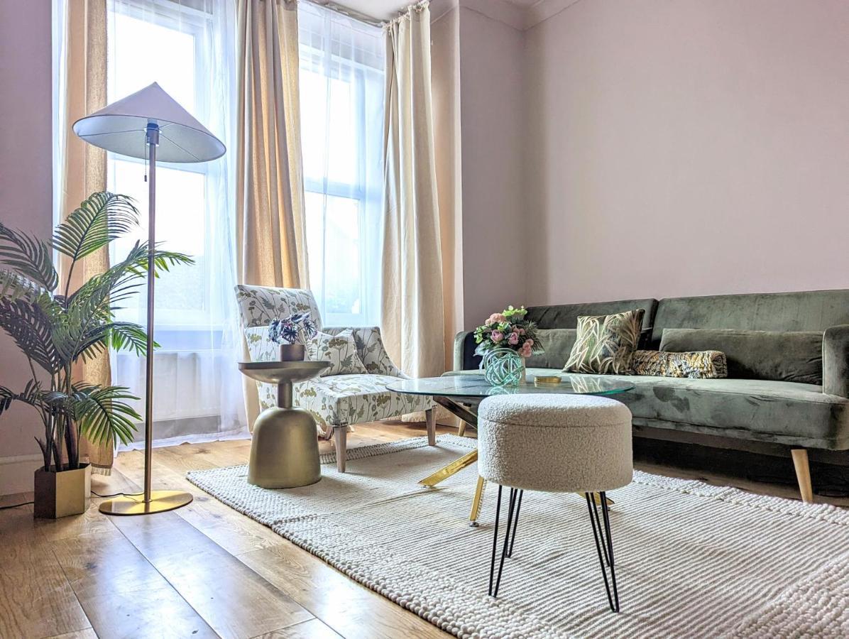 Gorgeous Apartment Wood Green Palmers Green Kültér fotó