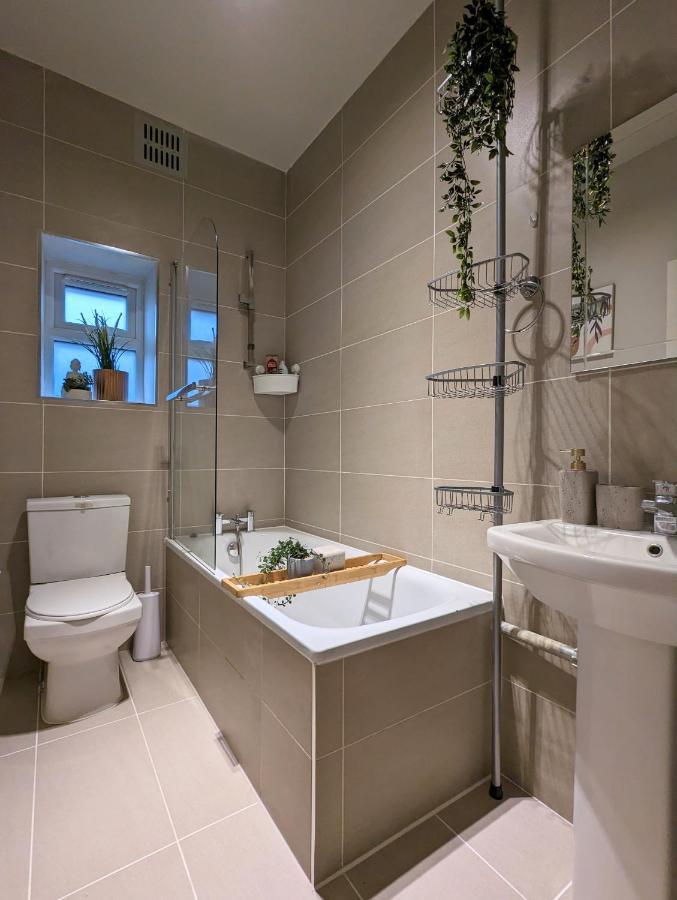 Gorgeous Apartment Wood Green Palmers Green Kültér fotó