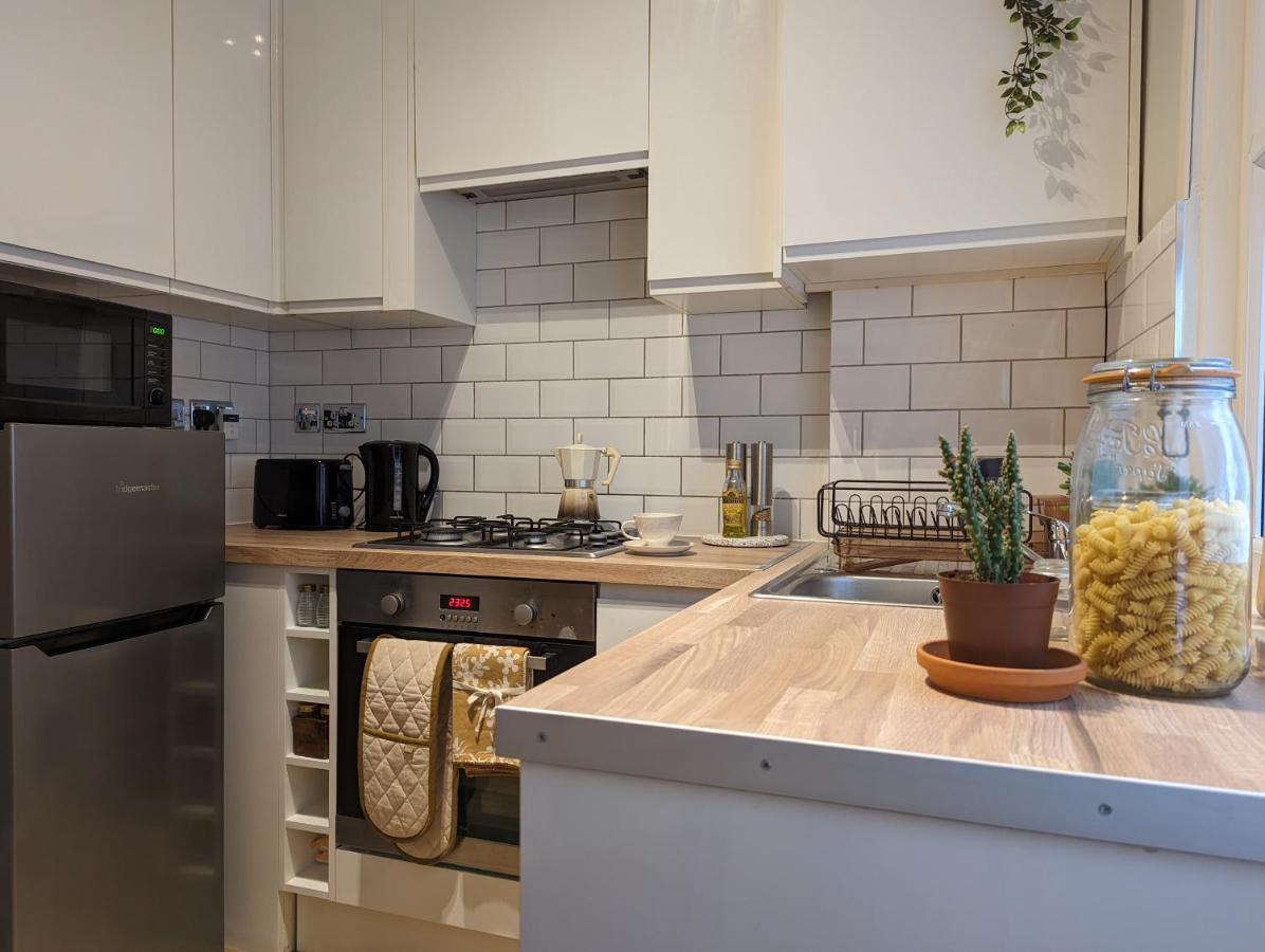 Gorgeous Apartment Wood Green Palmers Green Kültér fotó