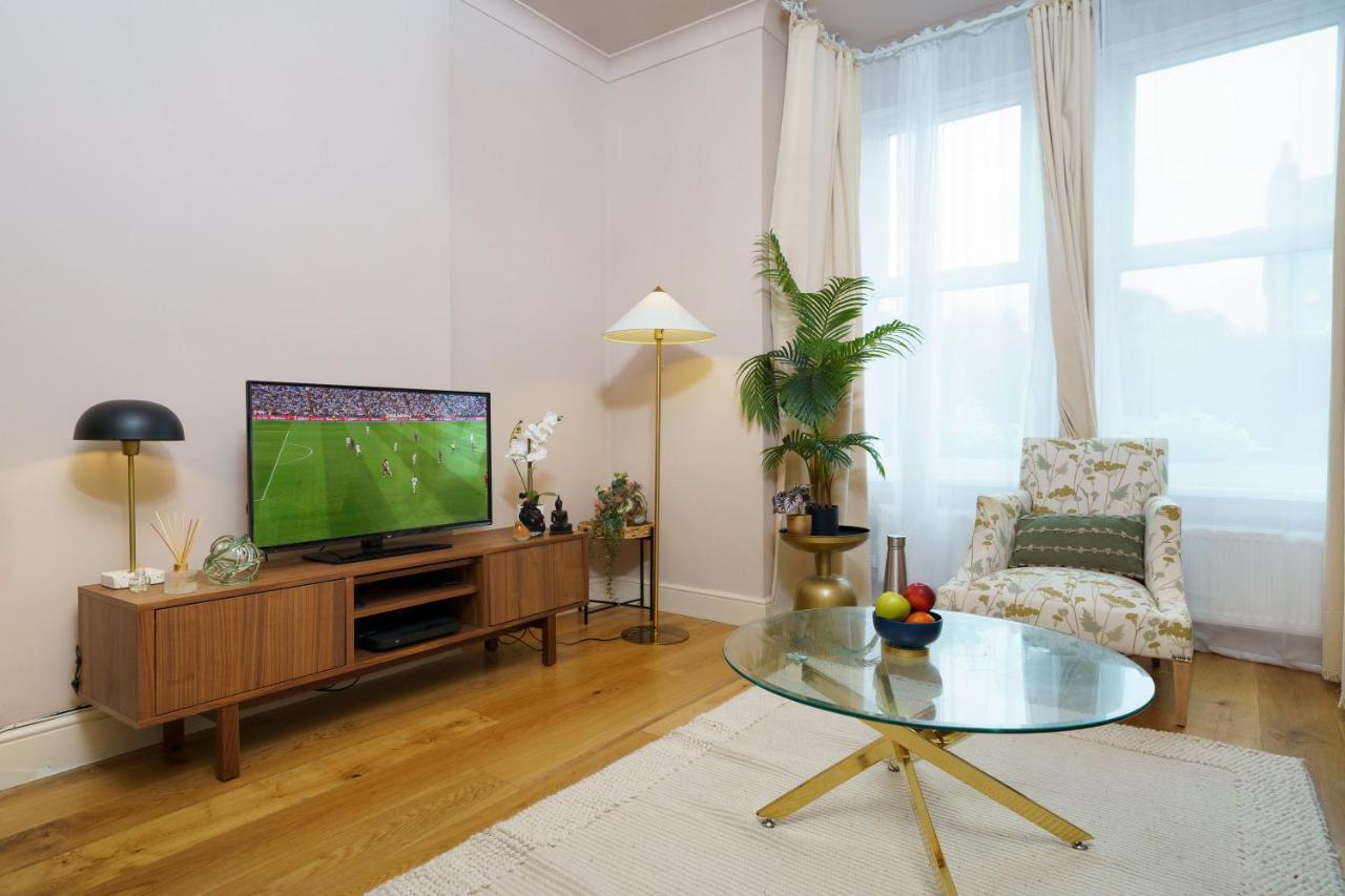 Gorgeous Apartment Wood Green Palmers Green Kültér fotó